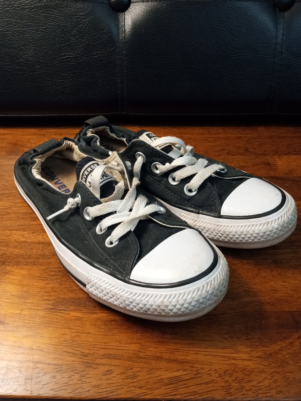 Converse Mens Low-Top Canvas Sneakers in Black